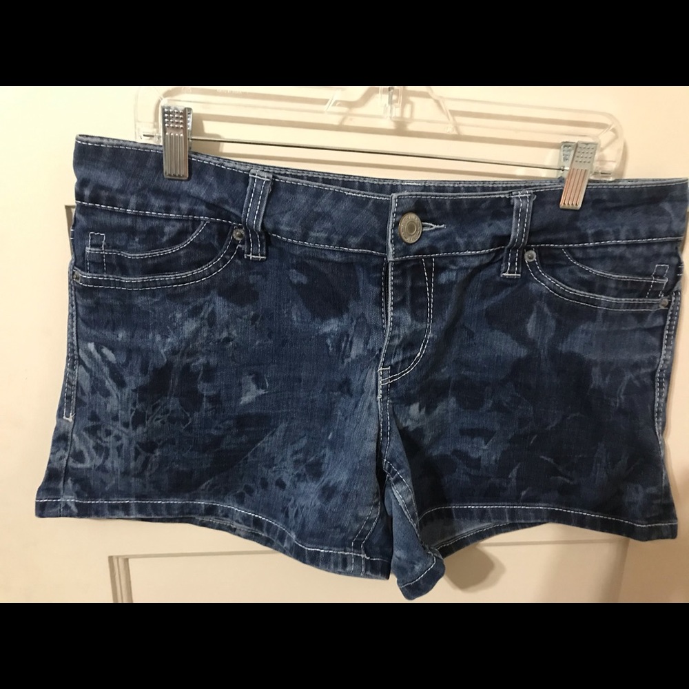 Hydraulic jean shorts, size 16